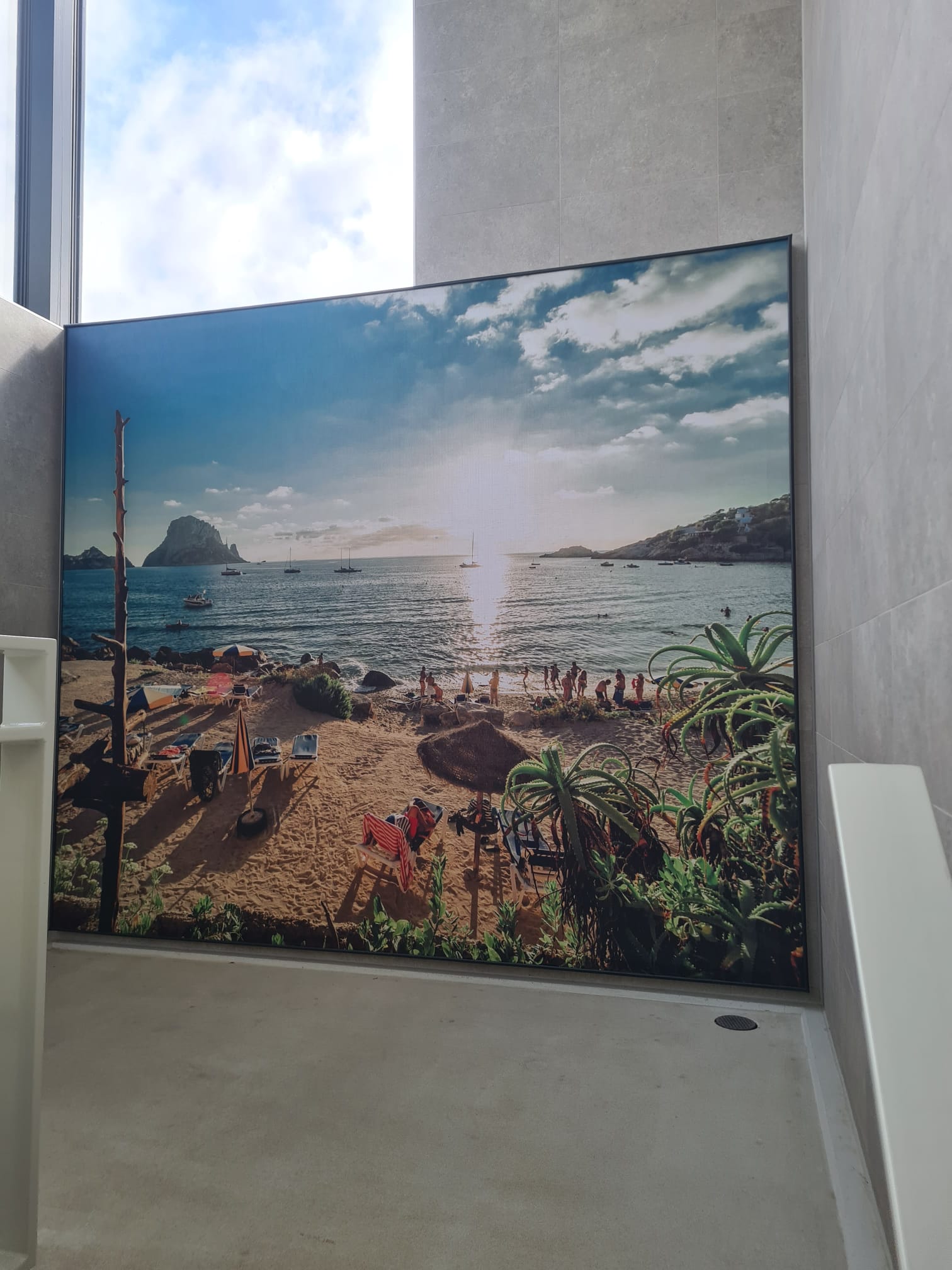 Trapopgang glijbaan met akoestisch dempende wandpanelen